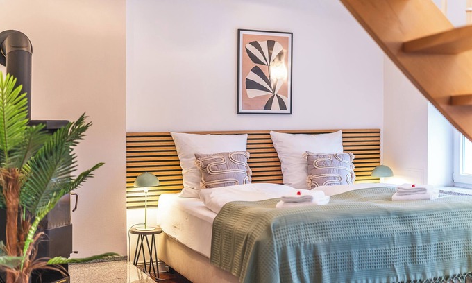 Lubeck City Centre Apartamento | Maisonette at Holstentor with roof terrace and home cinema