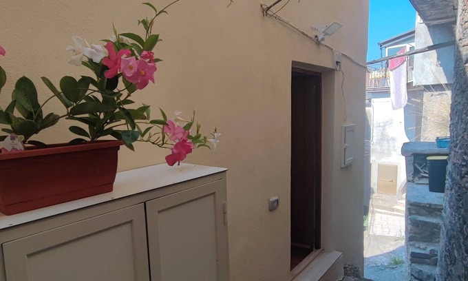 Sangineto Apartamento | Maisonette – authentic village, sea view