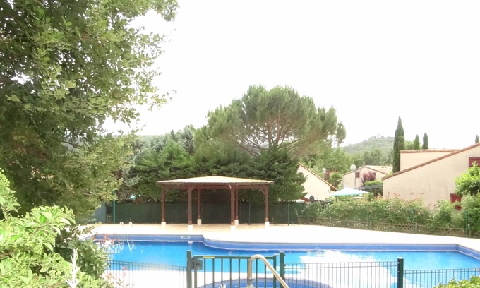 Forcalqueiret Casa | Maisonette Avec Terrasse et Piscine Commune