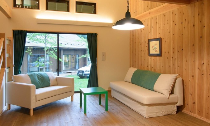 Kitasaku-gun Cabaña | Maisonette Family Room / Kitasaku-gun Nagano