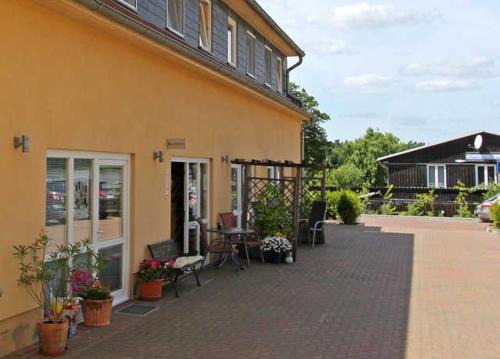 Rheinsberg Apartamento | Maisonettewohnung Mit Wendeltreppe Zum Schlafbereich Und Kleiner Eingangsterrasse Im Nebengebäude