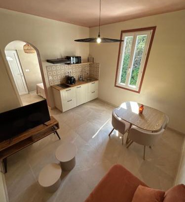 Le Redon Apartamento | Maisonnette au calme