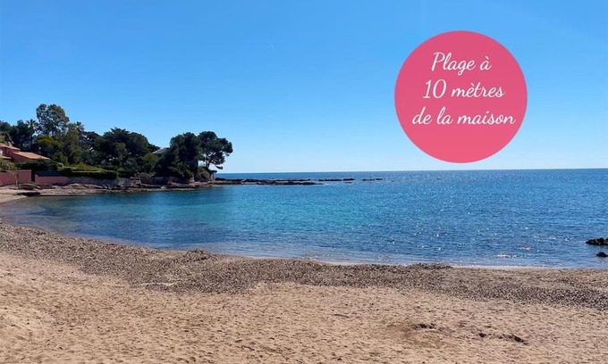 Boulouris-sur-Mer Apartamento | Maisonnette climatisée à 10 m de la plage de la péguière