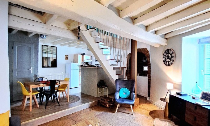 Fleurey-sur-Ouche Casa | Maisonnette de Charme au Bord du Canal de Bourgogne. Espace Détente et Sauna