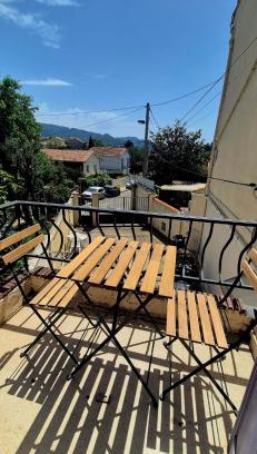 Saint-Barnabe Apartamento | Maisonnette rénovée avec cour, clim et métro à 5 min