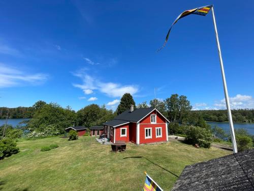 Gottby Chalet De Esquí | Majas Backe on a island with boat