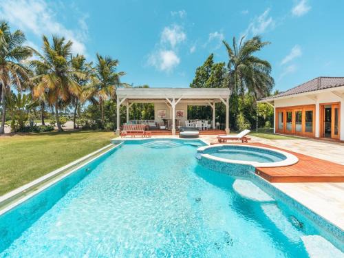 Punta Cana Villa | Majestic 5BR Villa with maid & jacuzzi in Cap Cana