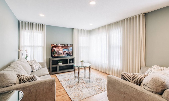 Richfield Casa | Majestic Abode l 4 miles to Airport & MOA l