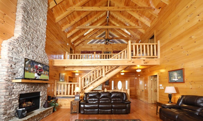 Gatlinburg - Pigeon Forge Cabina | Majestic Manor - Five Bedroom Cabin