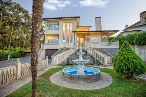 Valenca Casa | Majestic Manor in Valença with private pool