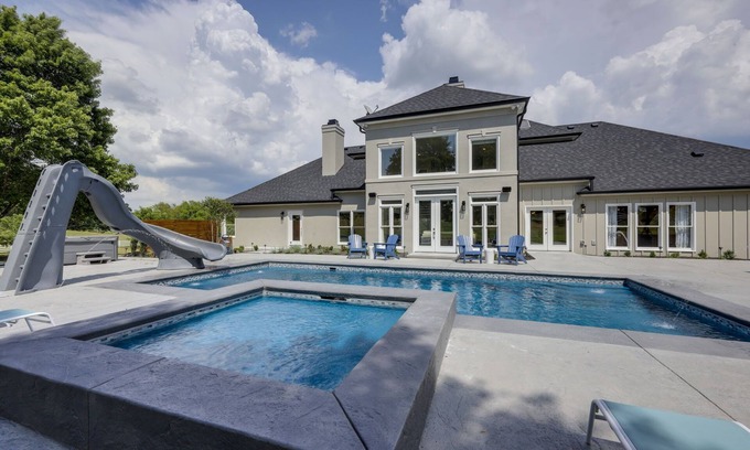 Lebanon Casa | Majestic Manor-Private Hundred Acre Yard-Pool/Spa