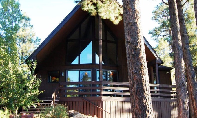 Flagstaff Cabina | Disfrute de lujo! Disfrute de la bañera de hidromasaje en este chalet de montaña!
