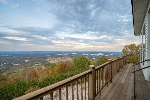 Mid America Casa | Majestic Mountain Getaway