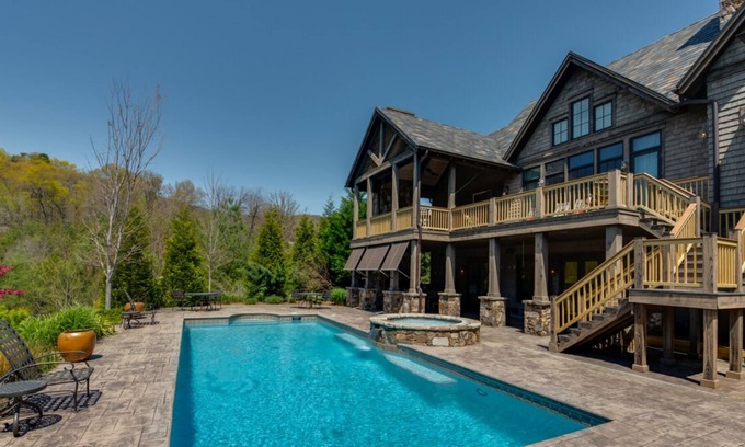 Mill Spring Casa | Majestic Mountain Retreat with Pool !