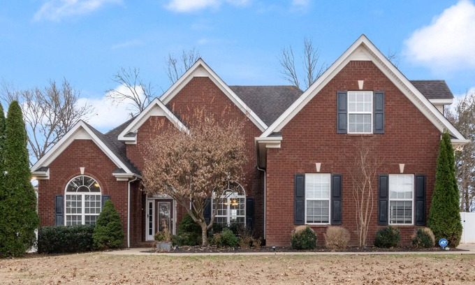 Murfreesboro Casa | Majestic Murfreesboro Manor | Pet Friendly!