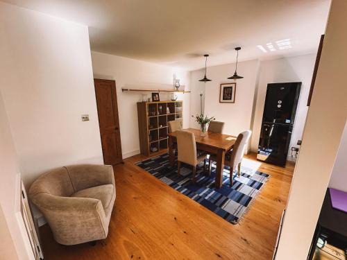 Burnt Oak Casa | Majestic Property