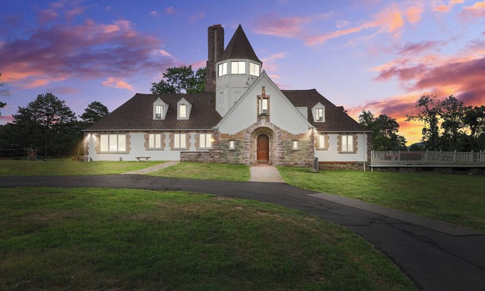 Mount Pocono Otro | Majestic Secluded Castle With Breathtaking Views