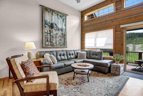 Rendezvous Casa | Majestic Views - Steps to the Trails!