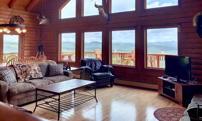 Dalton Cabina | Majestic Vista Mountainside Cabin in Dalton, NH - by Bretton Woods Vacations