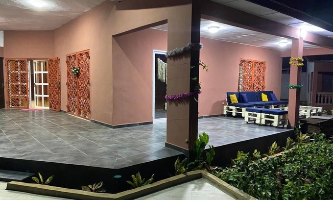 Ouidah Casa | Majestueuse Villa Tradi-moderne + Partie Independante ! Ideal Pour Groupes