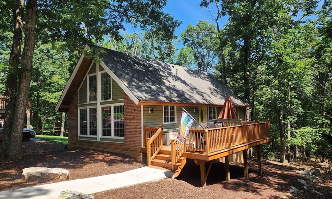 Massanutten Chalet De Esquí | Make "The Pistachio Nut" Your Summer Getaway!!!