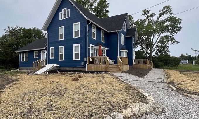 Gypsum Cabina | Make time for Lake Time! Close to all FERRIES, BEACHES, PARKS & CEDAR POINT!