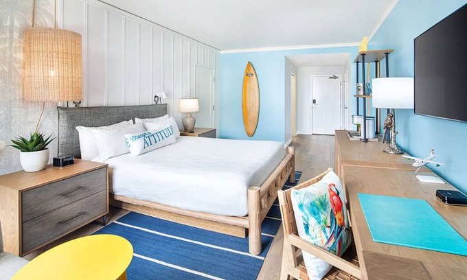 East Village Hotel | Make Your Trip More Enjoyable! Rooftop Pool, Parking, Pets Allowed!