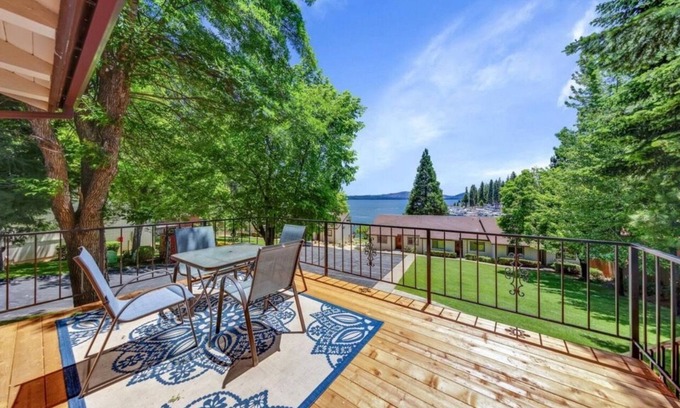 Peninsula Village Condominio | MAKING MEMORIES LAKESIDE family friendly 2-bedroom condo near all the action!