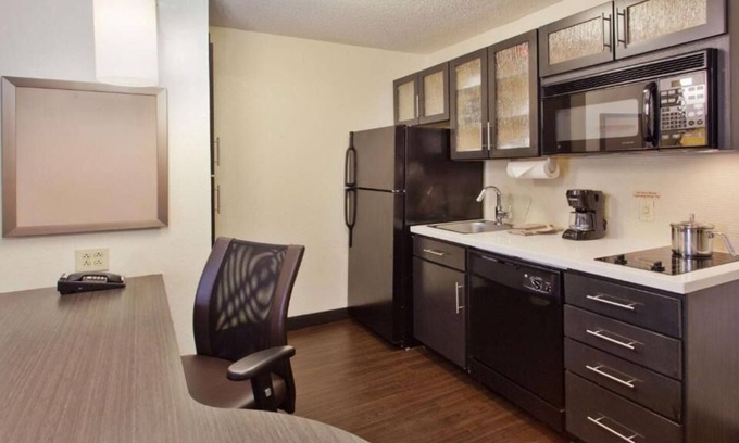 Somerset Casa | Making The Best Memories Along The Way! 2 Spacious units to enjoy with Kitchen!