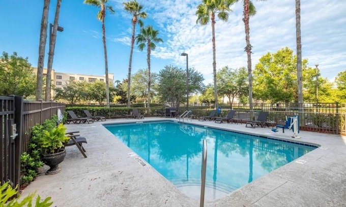 Southpoint Casa | Making The Best Memories Along The Way! Pets Allowed, Outdoor Pool, Free Parking