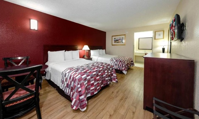 Ellenton Casa | Making The Best Memories Along The Way! Pet-friendly, Pool, Free Parking!