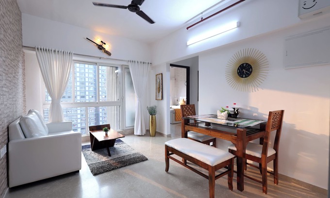 Malad East Apartamento | Malad Premier 3BHK Perfect for Extended NRI Stays