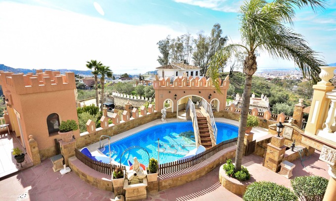 Ciudad Jardin Villa | A menos de 4 km de la playa y del centro de Málaga