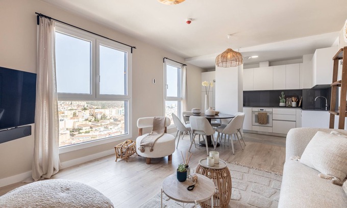 Palma-Palmilla Apartamento | Malaga Skyline 5 Pool & Parking Free