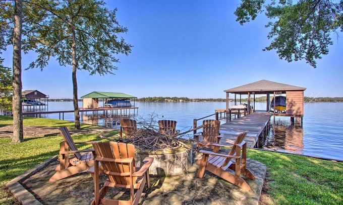 Cedar Creek Reservoir Casa | Malakoff Home w / Deck & Fire Pit en el lago Cedar Creek