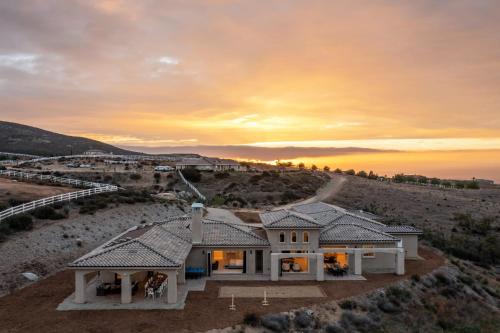 Temecula Casa | Malbec by AvantStay Incredible Estate w Panoramic Views Bocce Ball Court