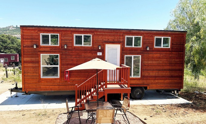 Fallbrook Cabina | Malbec Cabin @ Vinyard Winery, 3 Adults, 1 Kid, WiFi, AC, Fallbrook