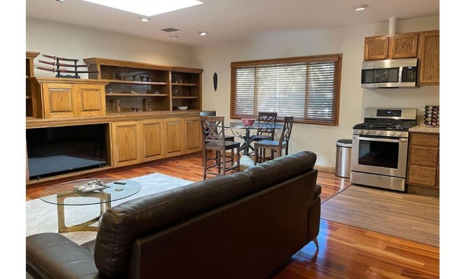 Malibu Canyon Casa | Malibu Canyon, Calabasas 1+1 Luxury Guest Suite