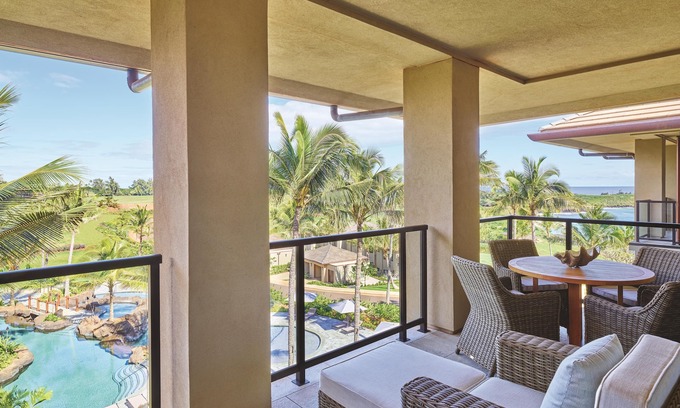 Foster Village Condominio | Maliula 2-Bdrm Superior,Unique Contempprary Traditional Hawaiian Interiors