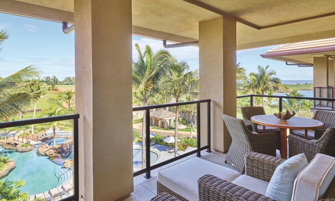 Foster Village Complejo | Maliula 3-Bdrm Premier ADA,Luxurious Interior, Magical Lanai with Stunning Views