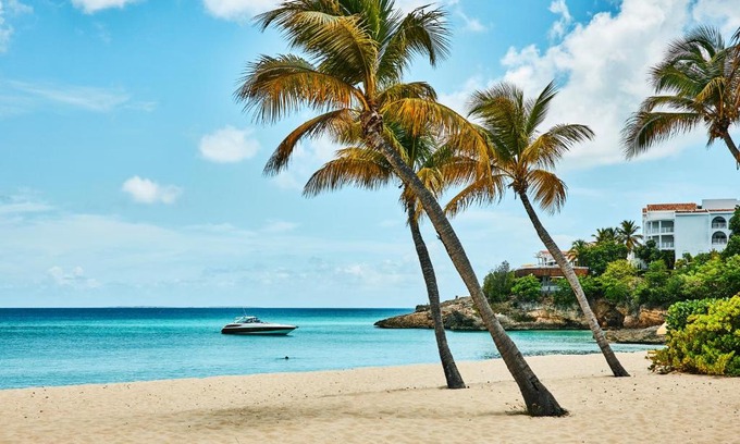 West End Village Complejo | Malliouhana Resort Anguilla