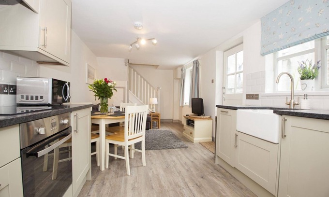 Treator Cabaña | Malt Cottage Sleeps4-patio-petsok-parking