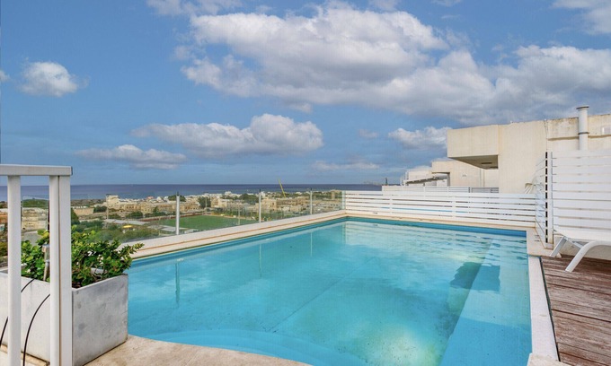 Tal-Ibrag Apartamento | Malta Pool Penthouse