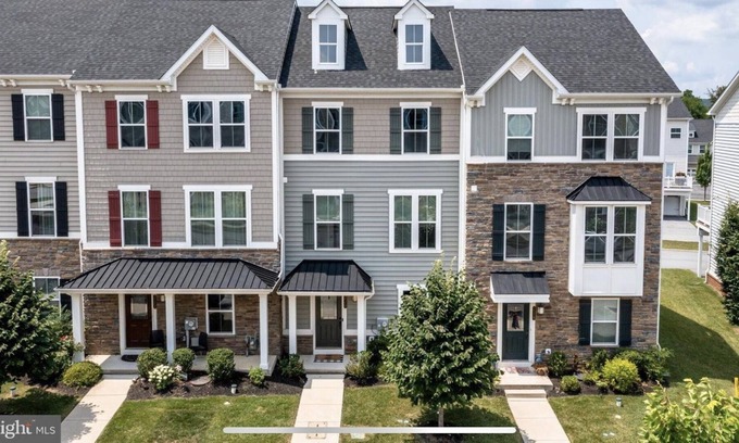 Malvern Casa | Malvern Full Townhome