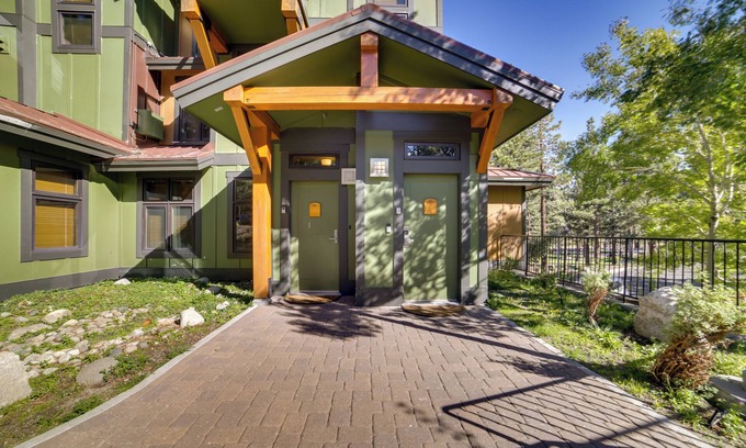 Mammoth Lakes Apartamento | Mammoth Lakes Condo w/ Fireplace: Near Skiing!