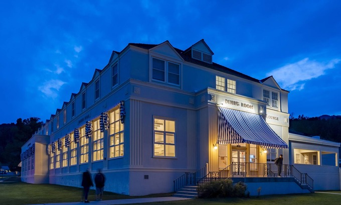 Yellowstone National Park Hotel | Mammoth Hot Springs & Cabins - Inside the Park