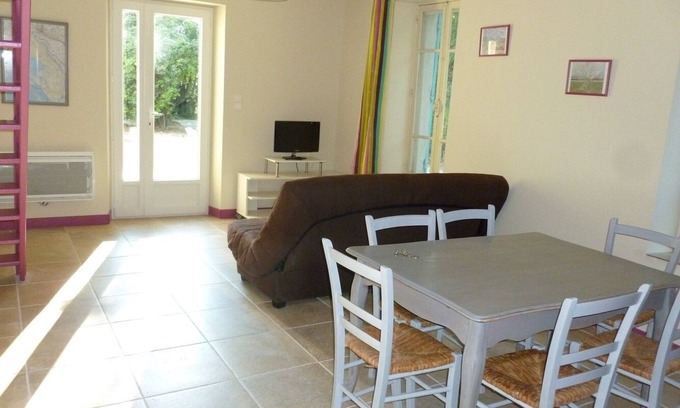 Arles Casa | MANADE BLANCA - CASA PARA 5 PERSONAS