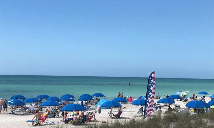 Englewood Condominio | Manasota Key Condo! Acceso privado a la playa. Vistas del Golfo y la Bahía