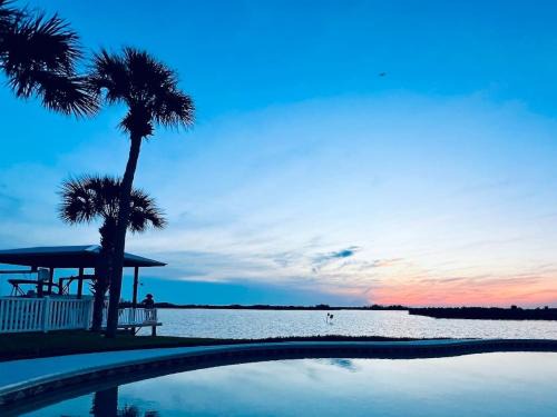 Dixie Shores Casa | Manatee By The Bay