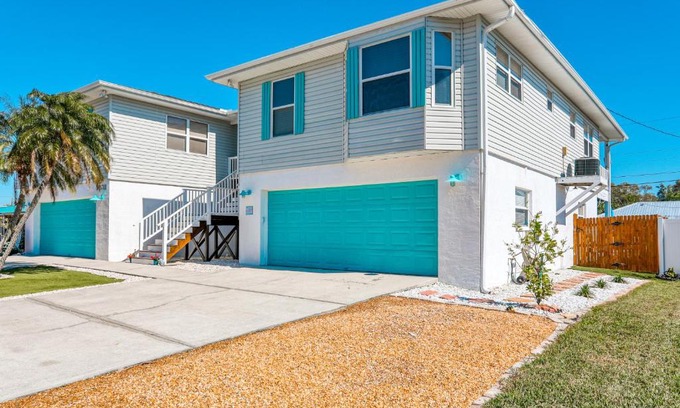 Sunny Shores Casa | Manatee Manor